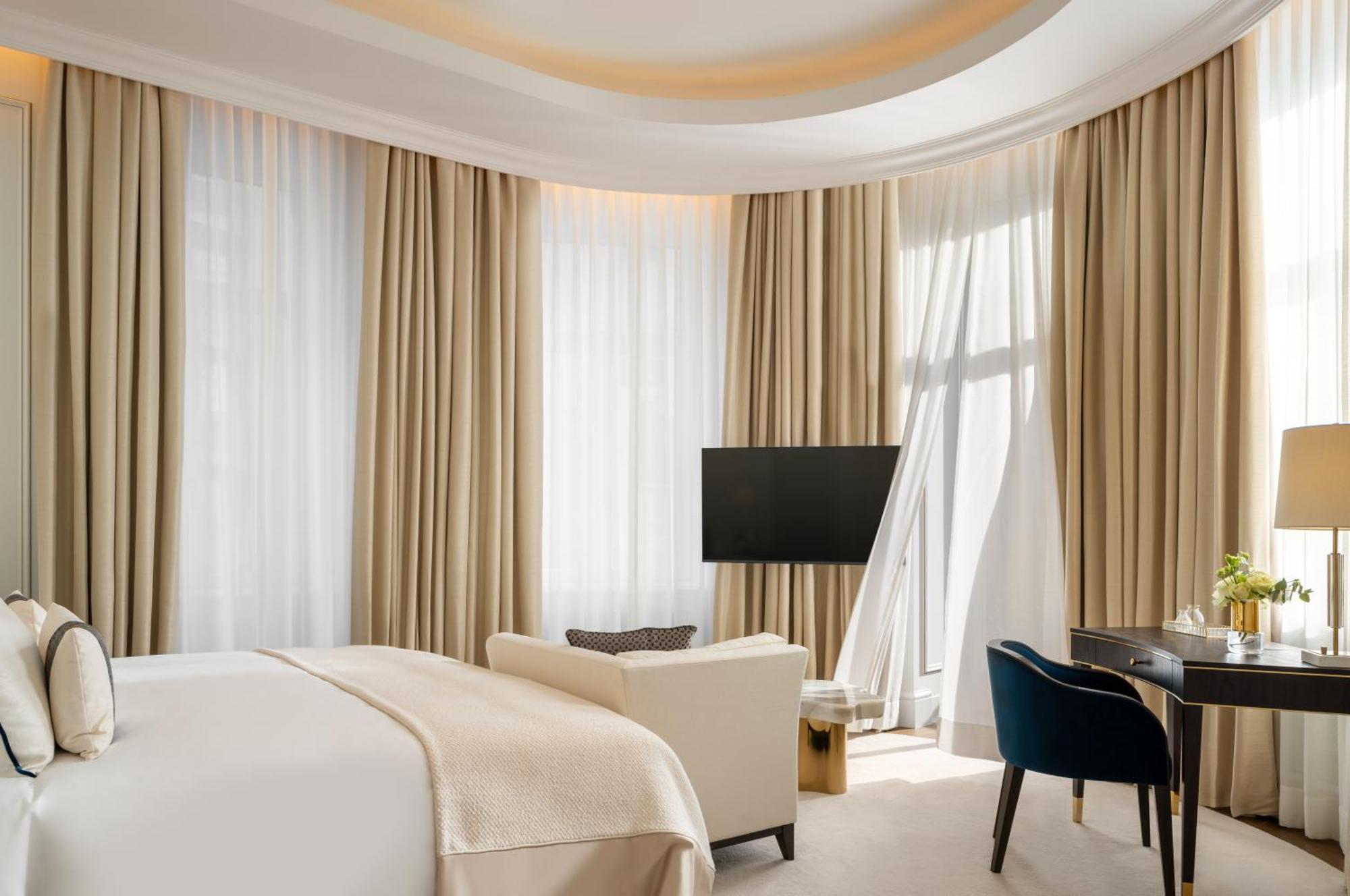 Corinthia Grand Hotel Du Boulevard Bukares Bagian luar foto