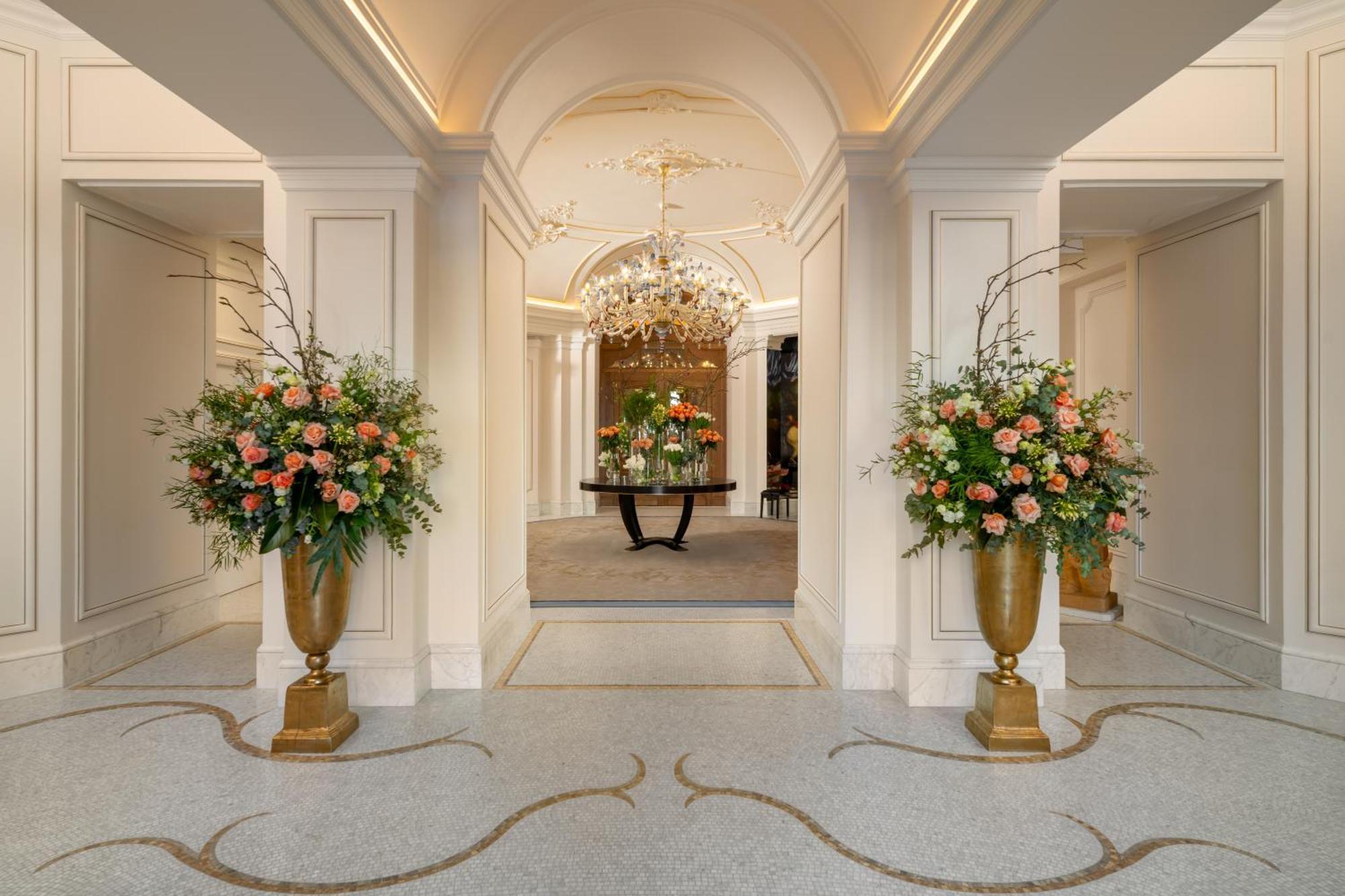 Corinthia Grand Hotel Du Boulevard Bukares Bagian luar foto