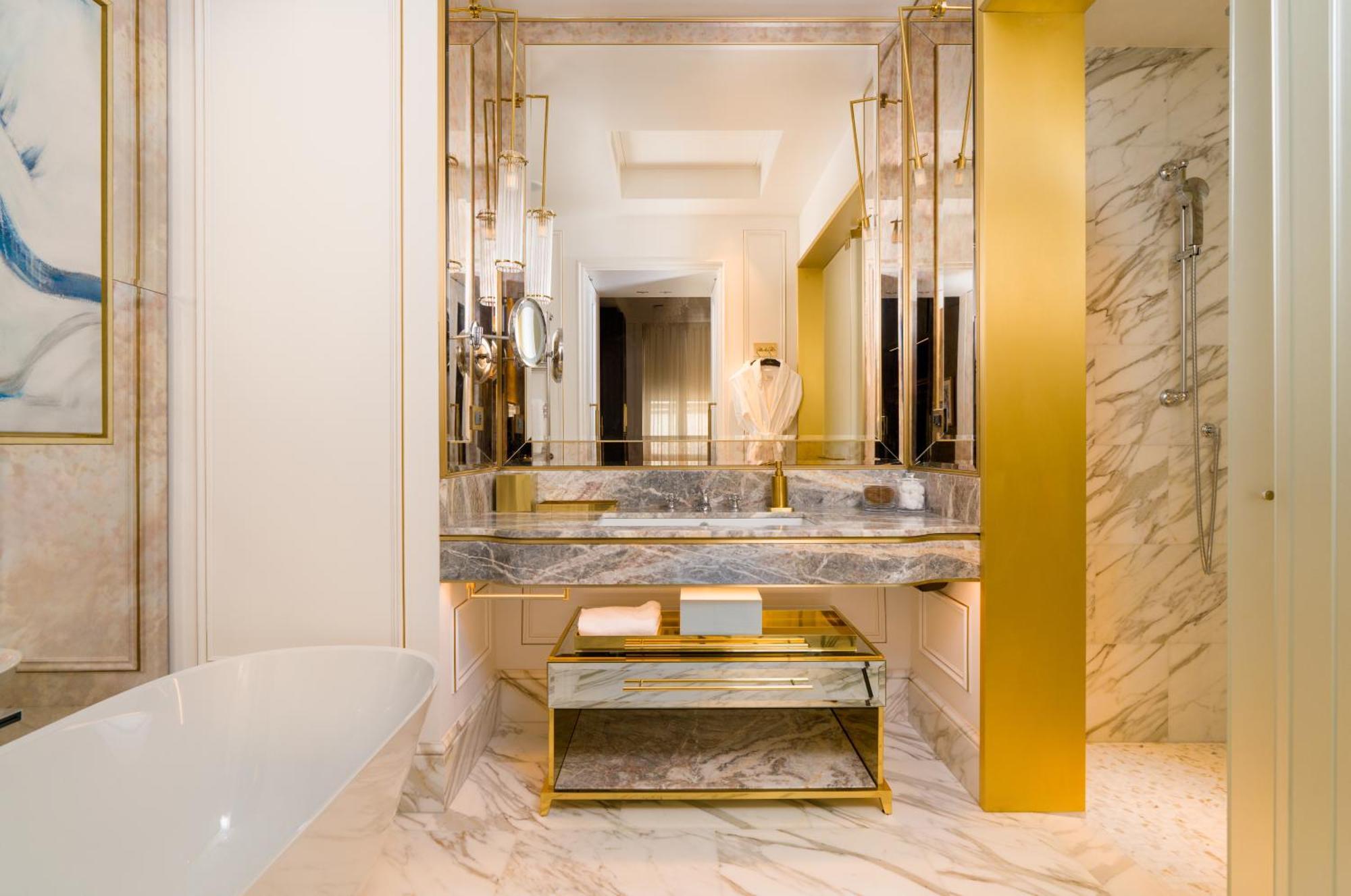Corinthia Grand Hotel Du Boulevard Bukares Bagian luar foto