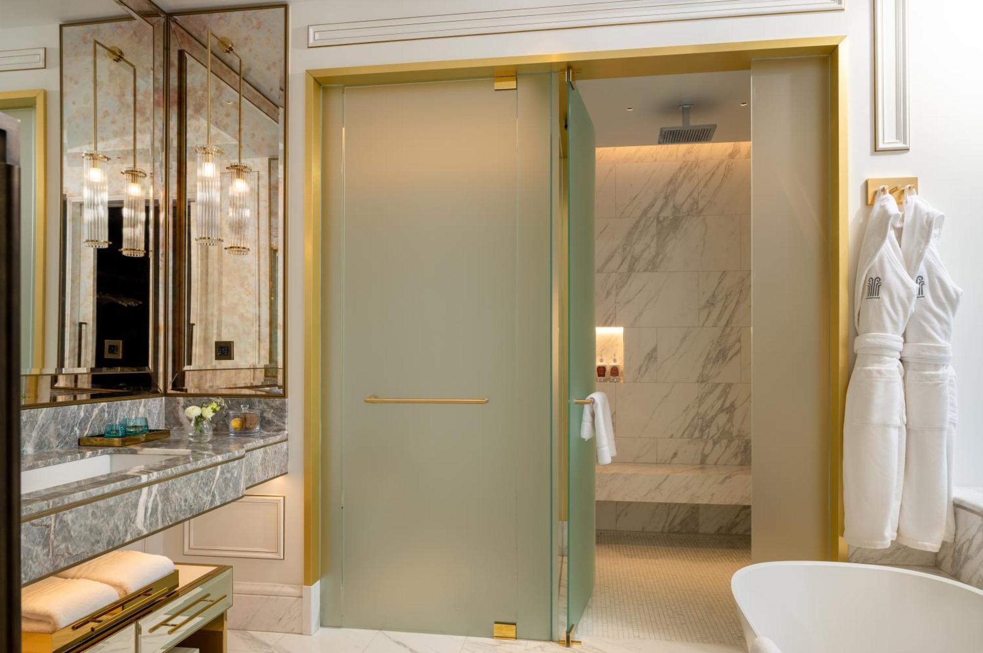 Corinthia Grand Hotel Du Boulevard Bukares Bagian luar foto