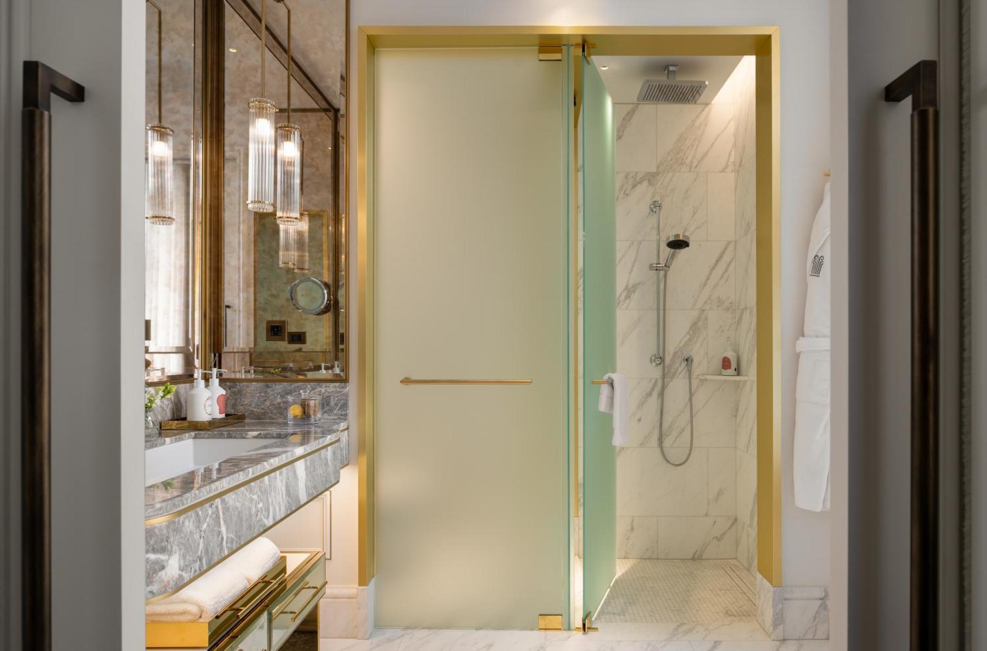 Corinthia Grand Hotel Du Boulevard Bukares Bagian luar foto